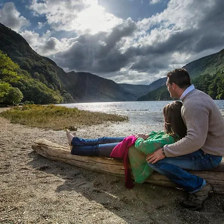 The At Woodenbridge فندق 3*