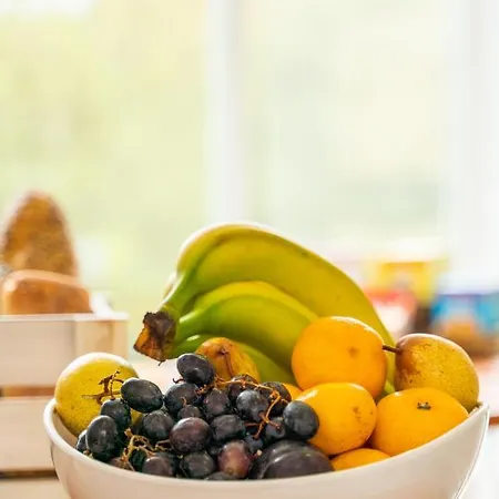 The At Woodenbridge فندق 3*